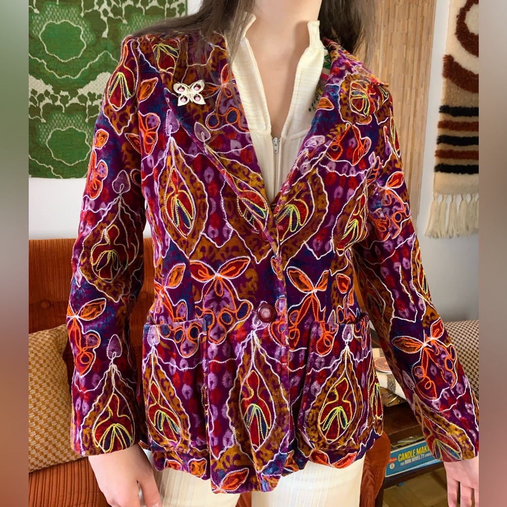 RARE 60s/70s Hippie, Woodstock Era Silk Velvet Embroidered Blazer Jacket - Picture 3 of 6